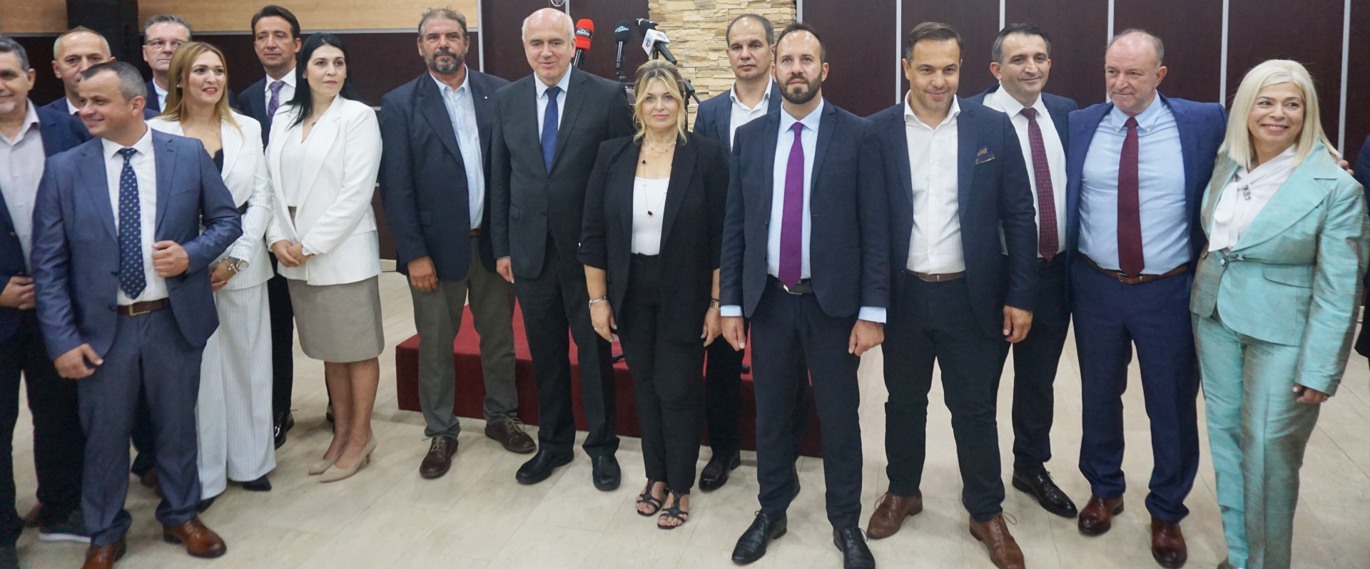 Πραγματοποιήθηκε η επίσημη παρουσίαση των υποψηφίων της “Νέα Περιφερειακής Αναγέννησης” του Χρήστου Μέτιου (φωτος + video) Πραγματοποιήθηκε η επίσημη παρουσίαση των υποψηφίων της “Νέα Περιφερειακής Αναγέννησης” του Χρήστου Μέτιου (φωτος + video)