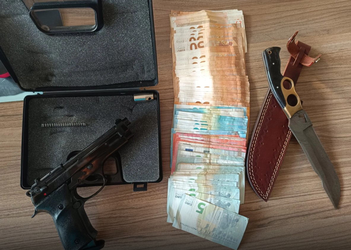 Θεσσαλονίκη: Είχαν μετατρέψει σπίτι σε παράνομο αποστακτήριο Θεσσαλονίκη: Είχαν μετατρέψει σπίτι σε παράνομο αποστακτήριο