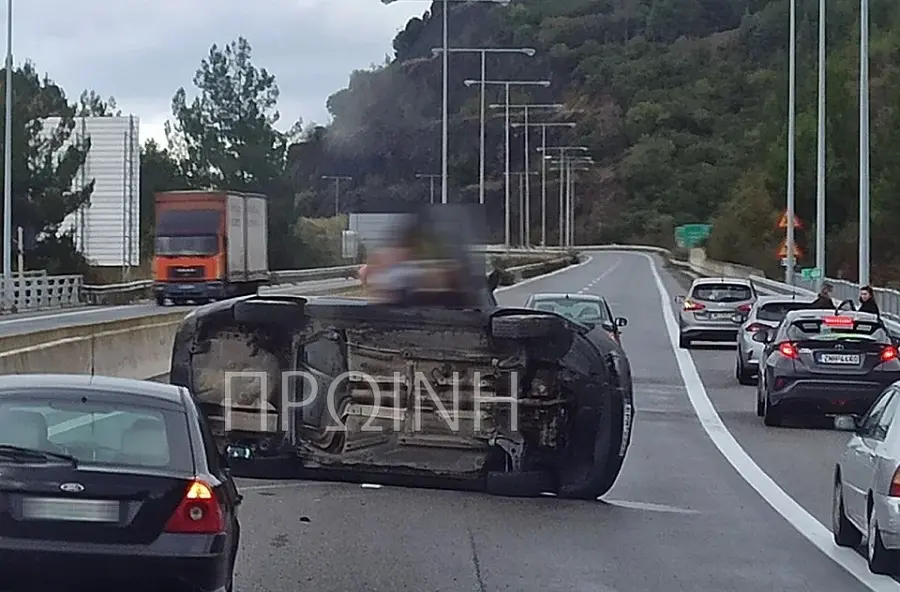 Καβάλα: Σοβαρό τροχαίο στην Εγνατία Οδό (φωτο) Καβάλα: Σοβαρό τροχαίο στην Εγνατία Οδό (φωτο)