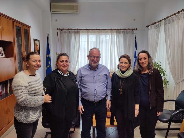 ΣΥΝΕΡΓΑΣΙΑ ΤΟΥ ΔΗΜΑΡΧΟΥ ΜΑΡΩΝΕΙΑΣ-ΣΑΠΩΝ ΜΕ ΜΑΘΗΤΕΣ, ΓΟΝΕΙΣ ΚΑΙ ΤΗ ΔΙΕΥΘΥΝΣΗ ΤΟΥ ΔΙΑΠΟΛΙΤΙΣΜΙΚΟΥ ΓΥΜΝΑΣΙΟΥ ΣΑΠΩΝ ΣΥΝΕΡΓΑΣΙΑ ΤΟΥ ΔΗΜΑΡΧΟΥ ΜΑΡΩΝΕΙΑΣ-ΣΑΠΩΝ ΜΕ ΜΑΘΗΤΕΣ, ΓΟΝΕΙΣ ΚΑΙ ΤΗ ΔΙΕΥΘΥΝΣΗ ΤΟΥ ΔΙΑΠΟΛΙΤΙΣΜΙΚΟΥ ΓΥΜΝΑΣΙΟΥ ΣΑΠΩΝ