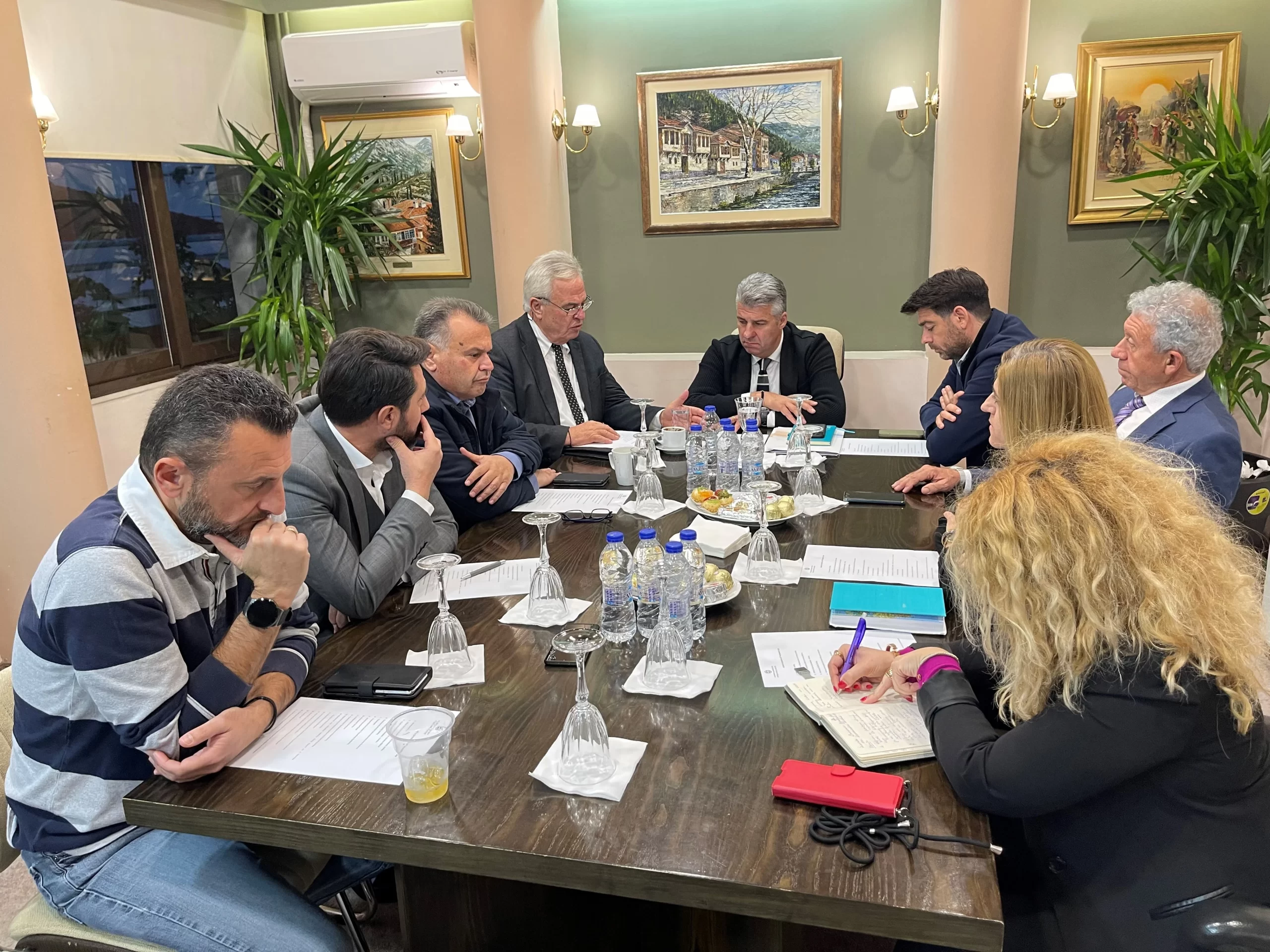 Σύσκεψη στο Επιμελητήριο Ξάνθης με επικεφαλή τον Χριστόδουλο Τοψίδη Σύσκεψη στο Επιμελητήριο Ξάνθης με επικεφαλή τον Χριστόδουλο Τοψίδη