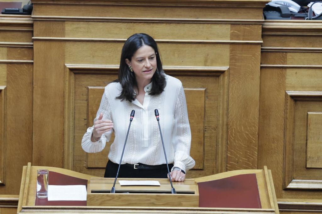 Αυξήσεις στους μισθούς Δημοσίου που μπορεί να φτάσουν τα 2000 ευρώ (!) προανήγγειλε η Νίκη Κεραμέως Αυξήσεις στους μισθούς Δημοσίου που μπορεί να φτάσουν τα 2000 ευρώ (!) προανήγγειλε η Νίκη Κεραμέως