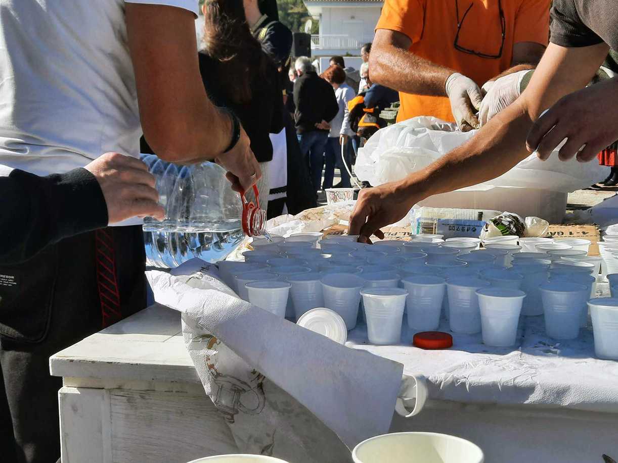 Καβάλα: Κοσμοσυρροή στη Γιορτή Τσίπουρου στη Νέα Πέραμο (φωτος) Καβάλα: Κοσμοσυρροή στη Γιορτή Τσίπουρου στη Νέα Πέραμο (φωτος)