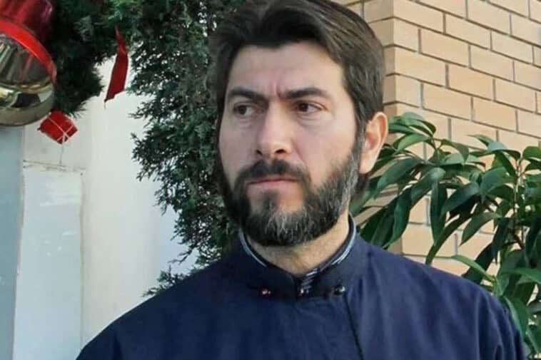 Πατήρ Αντώνιος: «Πρόκειται για σκευωρία»- Ξεσπά για την παραπομπή του σε δίκη ο ιδρυτής της “Κιβωτού του Κόσμου” Πατήρ Αντώνιος: «Πρόκειται για σκευωρία»- Ξεσπά για την παραπομπή του σε δίκη ο ιδρυτής της “Κιβωτού του Κόσμου”