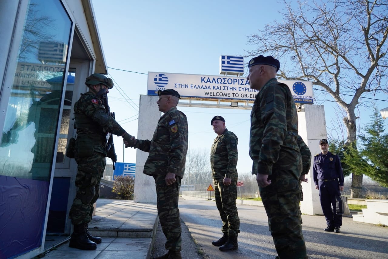 Έβρος: Περιοδεία του αρχηγού ΓΕΕΘΑ σε μονάδες και φυλάκια του Δ’ Σώματος Στρατού (φωτος+video) Έβρος: Περιοδεία του αρχηγού ΓΕΕΘΑ σε μονάδες και φυλάκια του Δ’ Σώματος Στρατού (φωτος+video)