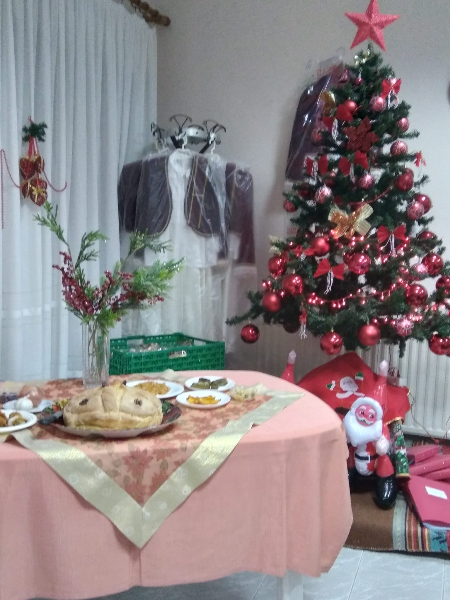 Αναβίωσε το Χριστουγεννιάτικο έθιμο των 9 φαγητών από τον Πολιτιστικό Λαογραφικό Σύλλογο Γυναικών Αιγείρου Αναβίωσε το Χριστουγεννιάτικο έθιμο των 9 φαγητών από τον Πολιτιστικό Λαογραφικό Σύλλογο Γυναικών Αιγείρου