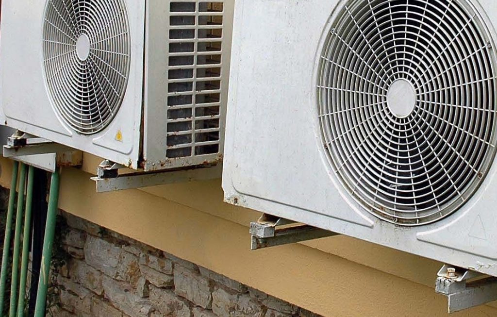 E.E.: Στις αντλίες θερμότητας στρέφει τους καταναλωτές για θέρμανση – Έρχεται και το νέο “Εξοικονομώ 2024” E.E.: Στις αντλίες θερμότητας στρέφει τους καταναλωτές για θέρμανση – Έρχεται και το νέο “Εξοικονομώ 2024”