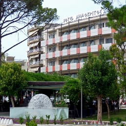 Εκδήλωση της Φιλοπτώχου Κομοτηνής με Χριστουγεννιάτικα γλυκά στο ξενοδοχείο Δημόκριτος Εκδήλωση της Φιλοπτώχου Κομοτηνής με Χριστουγεννιάτικα γλυκά στο ξενοδοχείο Δημόκριτος