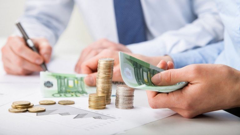 Τι προβλέπει η τροπολογία για εξωδικαστικό: Φρένο στους πλειστηριασμούς με προκαταβολή 10% στους servicers Τι προβλέπει η τροπολογία για εξωδικαστικό: Φρένο στους πλειστηριασμούς με προκαταβολή 10% στους servicers
