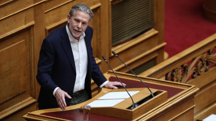 Παύλος Γερουλάνος στη Βουλή: “Σκοτώνετε την επιχείρηση, αντί να αλλάξετε το κράτος”!!