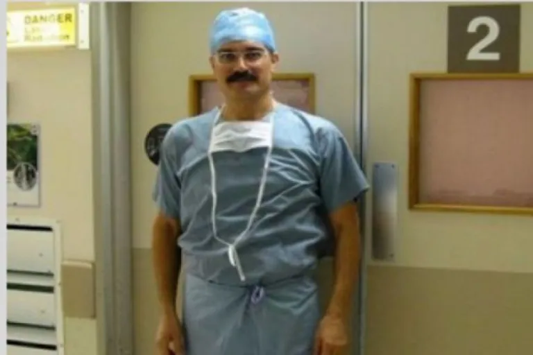 Σημαντική παγκόσμια ιατρική επιτυχία:   Έλληνας θωρακοχειρούργος “σκοτώνει” τους καρκινικούς όγκους με laser