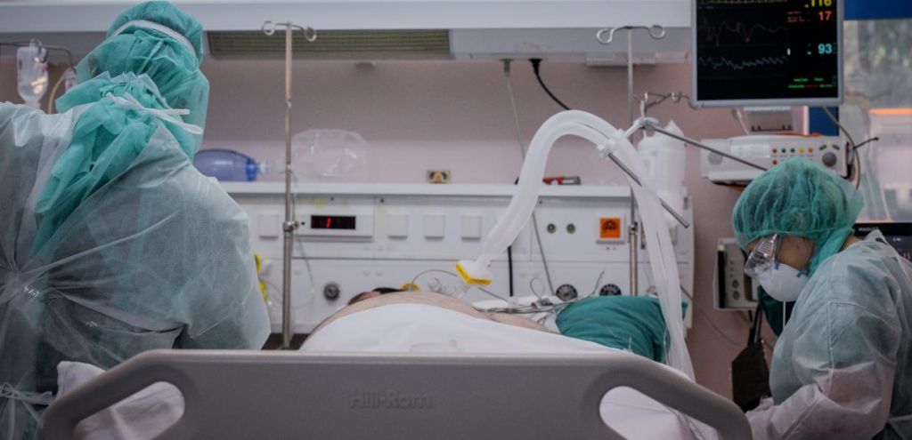 Το είναι το “Σύνδρομο του Λευκού Πνεύμονα”- Όσα γνωρίζουμε για τη «μυστηριώδη» πνευμονία που έφτασε και στην Ευρώπη Το είναι το “Σύνδρομο του Λευκού Πνεύμονα”- Όσα γνωρίζουμε για τη «μυστηριώδη» πνευμονία που έφτασε και στην Ευρώπη
