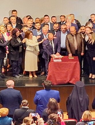 Ορκομωσία Δημοτικού Συμβουλίου Κομοτηνής: Τη δεύτερη θητεία της στο Δήμο ξεκινά κι επισήμως η νέα Δημοτική Αρχή Ορκομωσία Δημοτικού Συμβουλίου Κομοτηνής: Τη δεύτερη θητεία της στο Δήμο ξεκινά κι επισήμως η νέα Δημοτική Αρχή