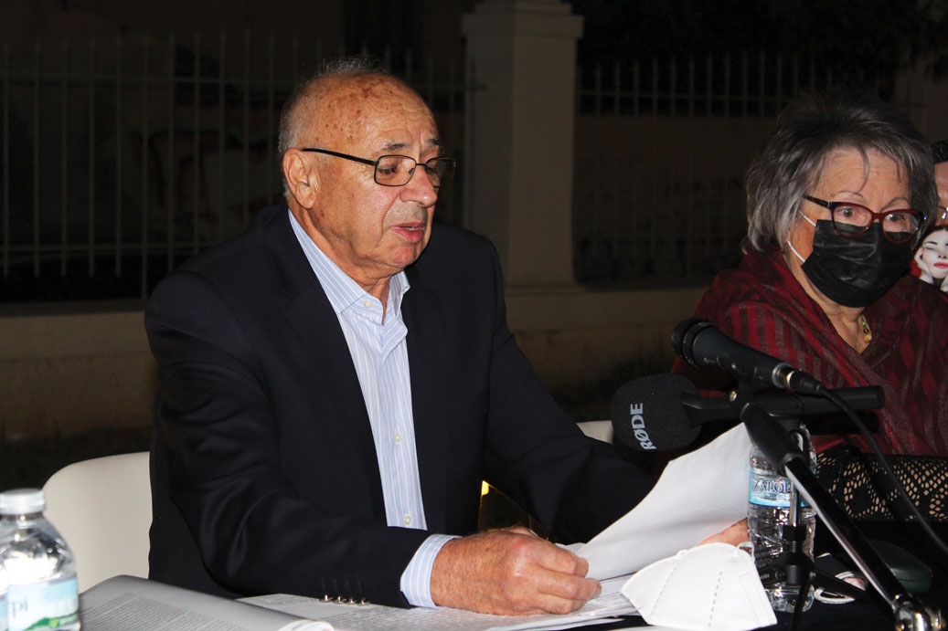 Συγχαρητήρια του Δημάρχου Κομοτηνής στον Κομοτηναίο συγγραφέα Πέτρο Φιλιππίδη για την τιμητική διάκρισή του από την Ακαδημία Αθηνών Συγχαρητήρια του Δημάρχου Κομοτηνής στον Κομοτηναίο συγγραφέα Πέτρο Φιλιππίδη για την τιμητική διάκρισή του από την Ακαδημία Αθηνών