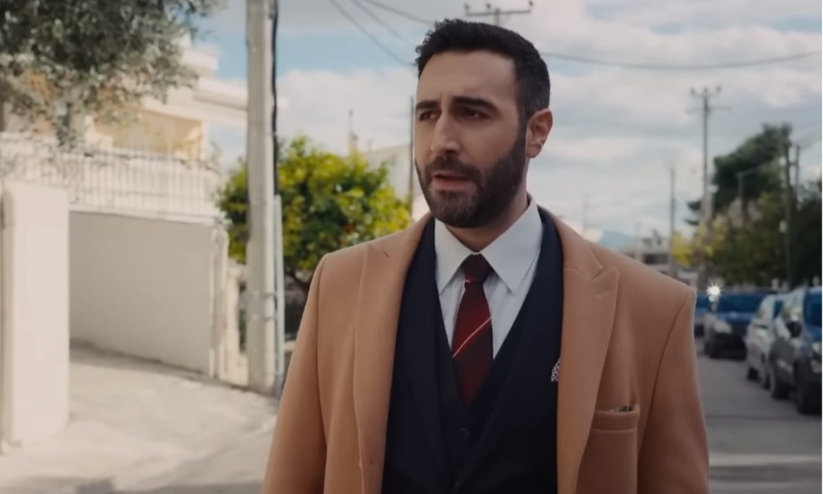 Η γη της ελιάς: Ο Ελευθερέας βάζει τέλος σε Αποστόλη και Πότη με μήνυση Η γη της ελιάς: Ο Ελευθερέας βάζει τέλος σε Αποστόλη και Πότη με μήνυση