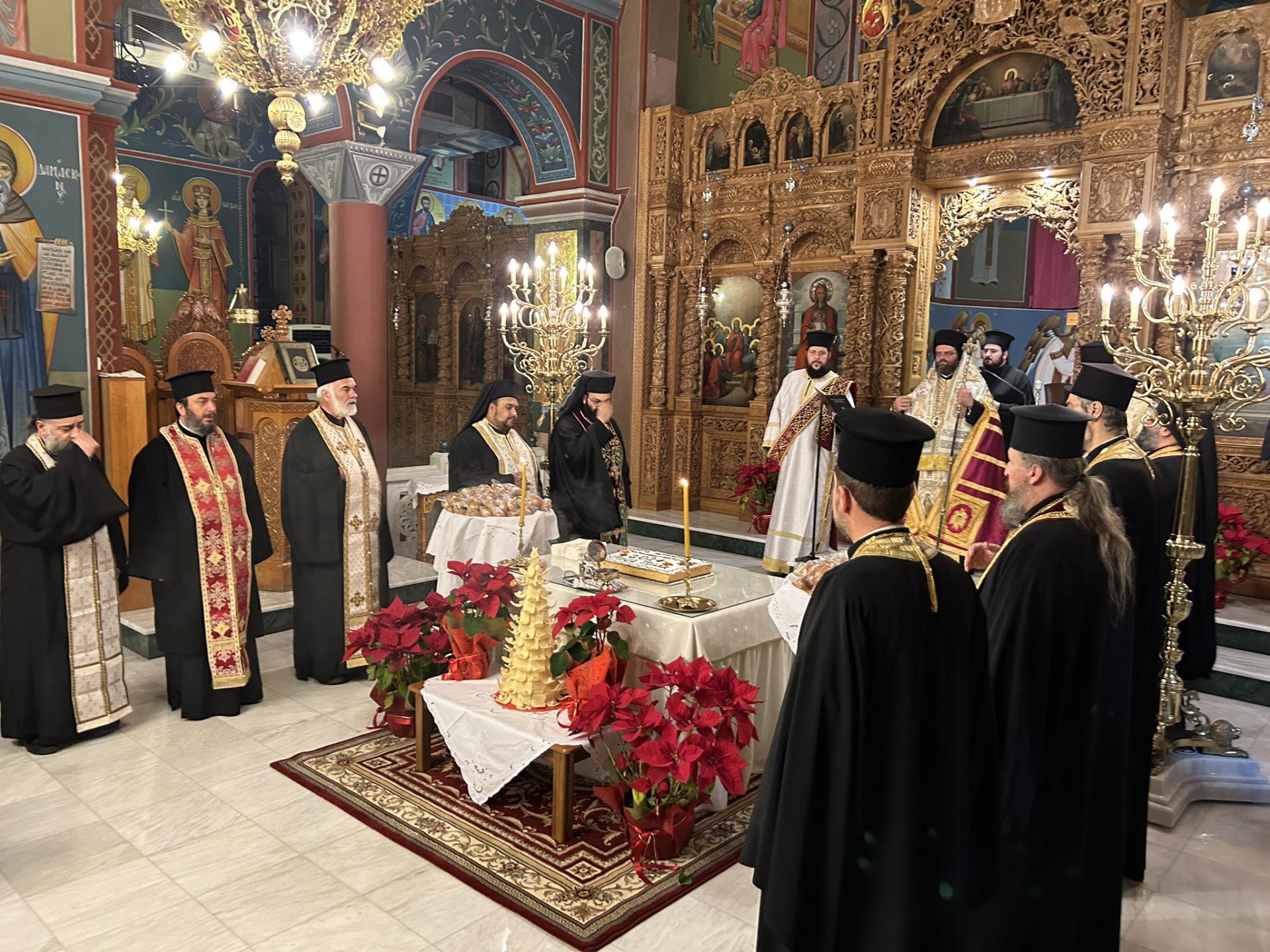 Κοπή Πρωτοχρονιάτικης Βασιλόπιτας από τη Μητρόπολη Μαρωνείας και Κομοτηνής Κοπή Πρωτοχρονιάτικης Βασιλόπιτας από τη Μητρόπολη Μαρωνείας και Κομοτηνής