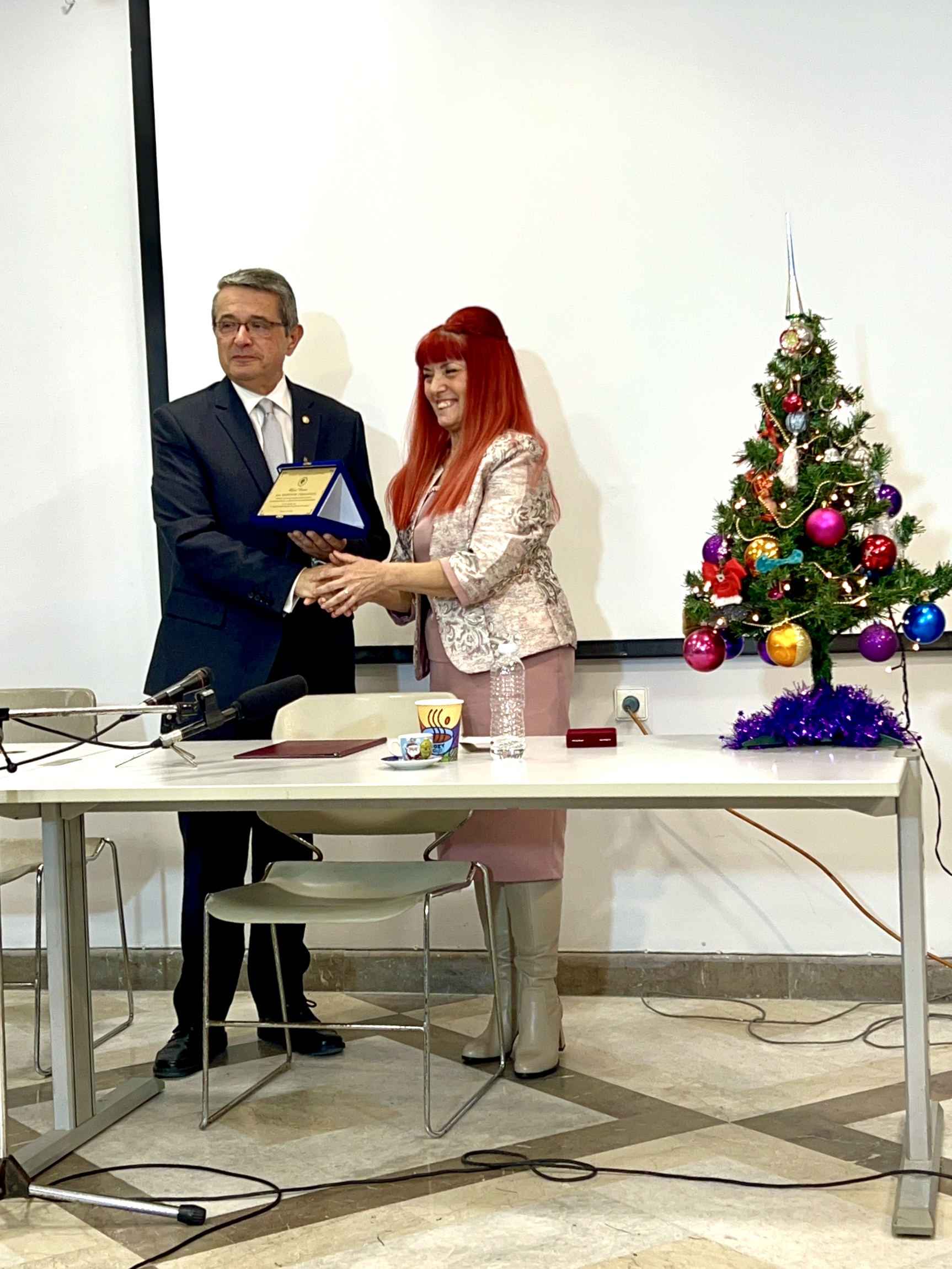 Διάλεξη του καθηγητή ΔΠΘ Γερ. Βαρβούνη στην Κέρκυρα με θέμα “Τα έθιμα του Δωδεκαήμερου χθες και σήμερα” Διάλεξη του καθηγητή ΔΠΘ Γερ. Βαρβούνη στην Κέρκυρα με θέμα “Τα έθιμα του Δωδεκαήμερου χθες και σήμερα”
