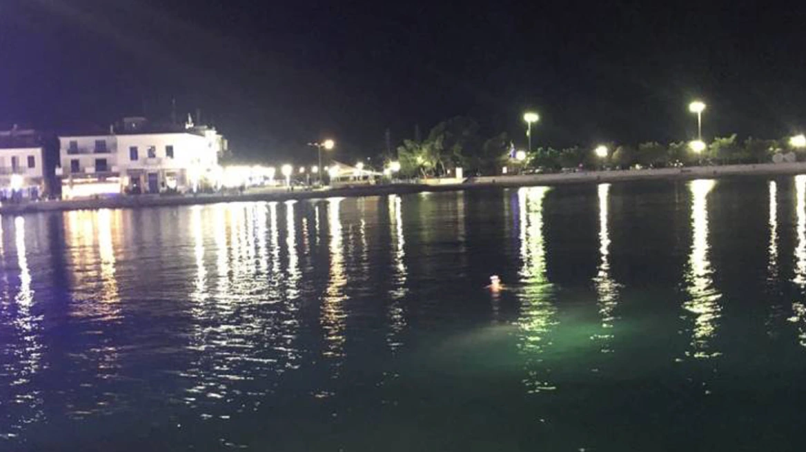 Πύλος: Ένας νεκρός από πτώση αυτοκινήτου στη θάλασσα – Αγνοείται ο δεύτερος επιβάτης! Πύλος: Ένας νεκρός από πτώση αυτοκινήτου στη θάλασσα – Αγνοείται ο δεύτερος επιβάτης!