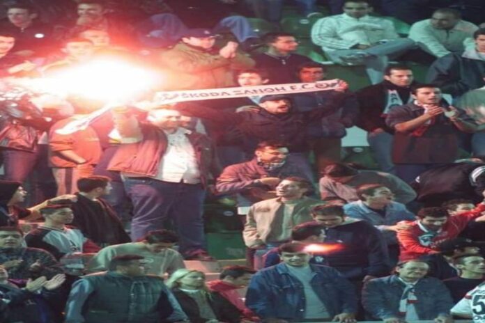 Θλίψη στον ΑΟΞ για τον απροσδόκητο χαμό δύο φίλων της παλιάς φρουράς των οπαδών Στράτο Καζάκο και Κωνσταντίνο Κανατσίδη Θλίψη στον ΑΟΞ για τον απροσδόκητο χαμό δύο φίλων της παλιάς φρουράς των οπαδών Στράτο Καζάκο και Κωνσταντίνο Κανατσίδη