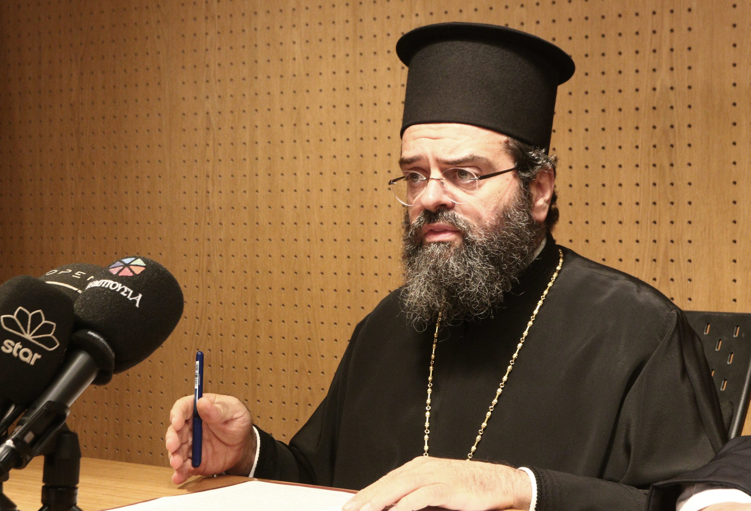 Μητροπολίτης Μαρωνείας & Κομοτηνής Παντελεήμων: “Η εκκλησία δε γνωμοδοτεί, δεν αποφασίζει, μόνο παρακαλεί-Τα παιδιά ομόφυλων θα βαφτίζονται κανονικά” Μητροπολίτης Μαρωνείας & Κομοτηνής Παντελεήμων: “Η εκκλησία δε γνωμοδοτεί, δεν αποφασίζει, μόνο παρακαλεί-Τα παιδιά ομόφυλων θα βαφτίζονται κανονικά”