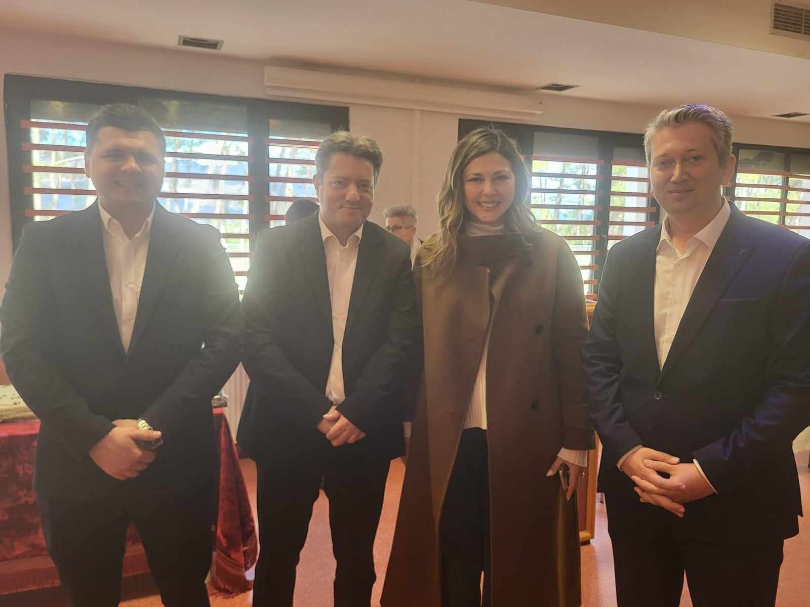 Η ΔΕΜΠ Κομοτηνής συναντήθηκε με την υπουργό Σοφία Ζαχαράκη στην κοπή πίτας του Παραρτήματος Αποθεραπείας και Αποκατάστασης Παιδιών με Αναπηρία Κομοτηνής Η ΔΕΜΠ Κομοτηνής συναντήθηκε με την υπουργό Σοφία Ζαχαράκη στην κοπή πίτας του Παραρτήματος Αποθεραπείας και Αποκατάστασης Παιδιών με Αναπηρία Κομοτηνής