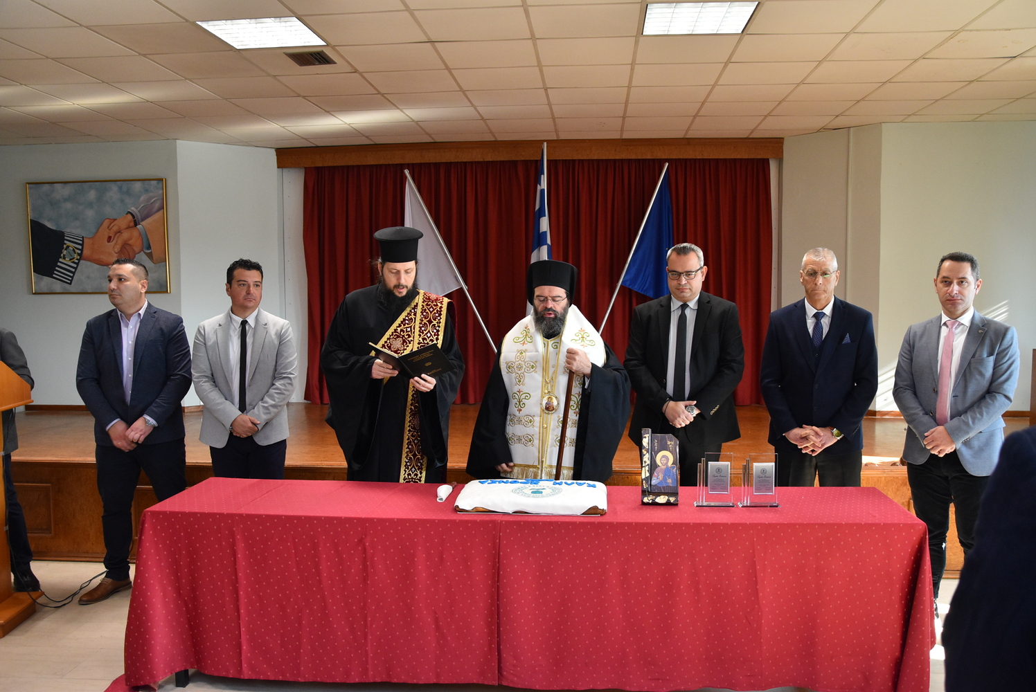 Η Ένωση Αστυνομικών Υπαλλήλων ΑΜΘ έκοψε την πίτα της στο Αστυνομικό Μέγαρο Κομοτηνής (φωτος) Η Ένωση Αστυνομικών Υπαλλήλων ΑΜΘ έκοψε την πίτα της στο Αστυνομικό Μέγαρο Κομοτηνής (φωτος)