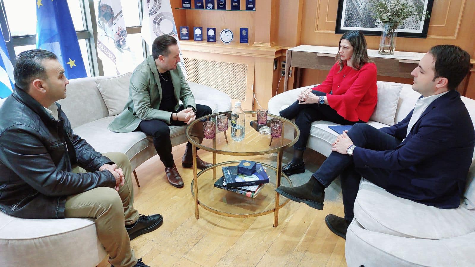 Ο Γιάννης Ζαμπούκης συναντήθηκε με την Υπουργό Κοινωνικής Συνοχής και Οικογένειας Ο Γιάννης Ζαμπούκης συναντήθηκε με την Υπουργό Κοινωνικής Συνοχής και Οικογένειας