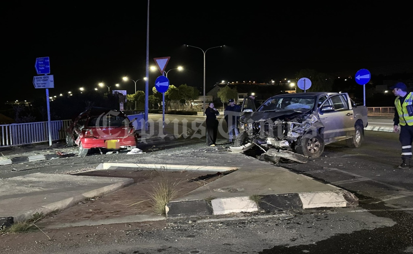 Κύπρος: Παππούς, γιαγιά και δύο εγγόνια έχασαν τη ζωή τους σε τροχαίο μετά την αλλαγή του χρόνου Κύπρος: Παππούς, γιαγιά και δύο εγγόνια έχασαν τη ζωή τους σε τροχαίο μετά την αλλαγή του χρόνου
