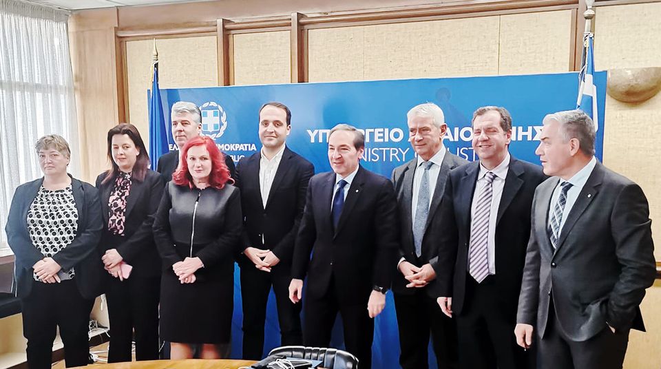 Ο Χριστόδουλος Τοψίδης συναντήθηκε με τον υφυπουργό Δικαιοσύνης στην Αθήνα Ο Χριστόδουλος Τοψίδης συναντήθηκε με τον υφυπουργό Δικαιοσύνης στην Αθήνα