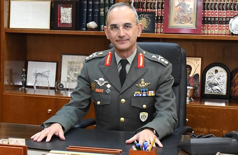 ΚΥΣΕΑ: Ο Δημήτρης Χούπης νέος Αρχηγός ΓΕΕΘΑ ΚΥΣΕΑ: Ο Δημήτρης Χούπης νέος Αρχηγός ΓΕΕΘΑ