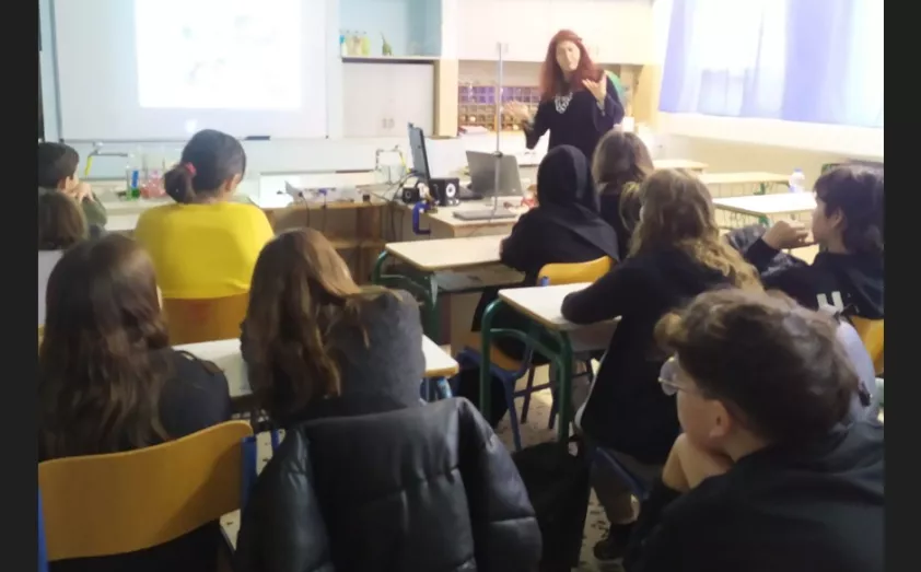 Μαθητές του 4ου γυμνασίου Κομοτηνής ενημερώθηκαν για το CERN Μαθητές του 4ου γυμνασίου Κομοτηνής ενημερώθηκαν για το CERN