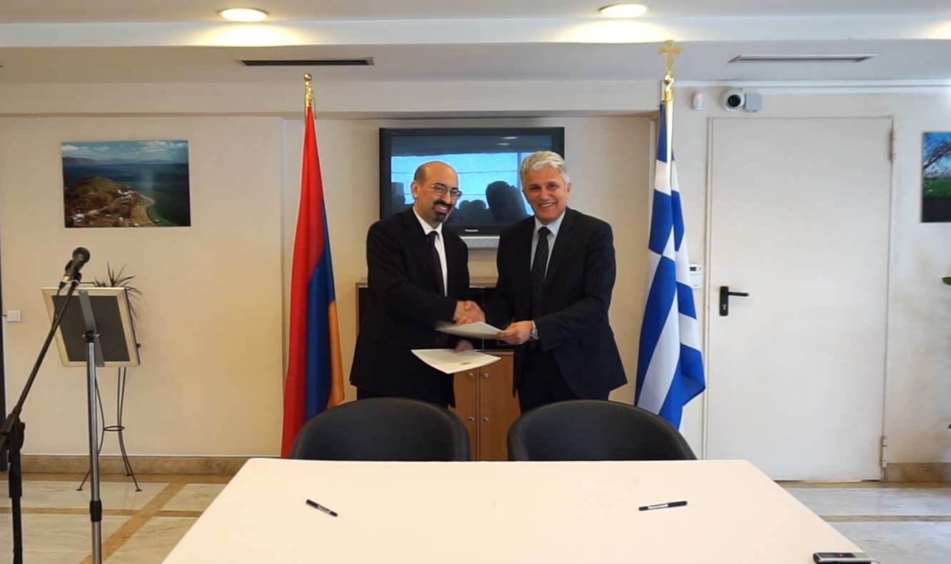Υπογραφή Πρωτοκόλλου Συνεργασίας για την ίδρυση Έδρας Αρμενικής Γλώσσας και Πολιτισμού στο ΔΠΘ Υπογραφή Πρωτοκόλλου Συνεργασίας για την ίδρυση Έδρας Αρμενικής Γλώσσας και Πολιτισμού στο ΔΠΘ
