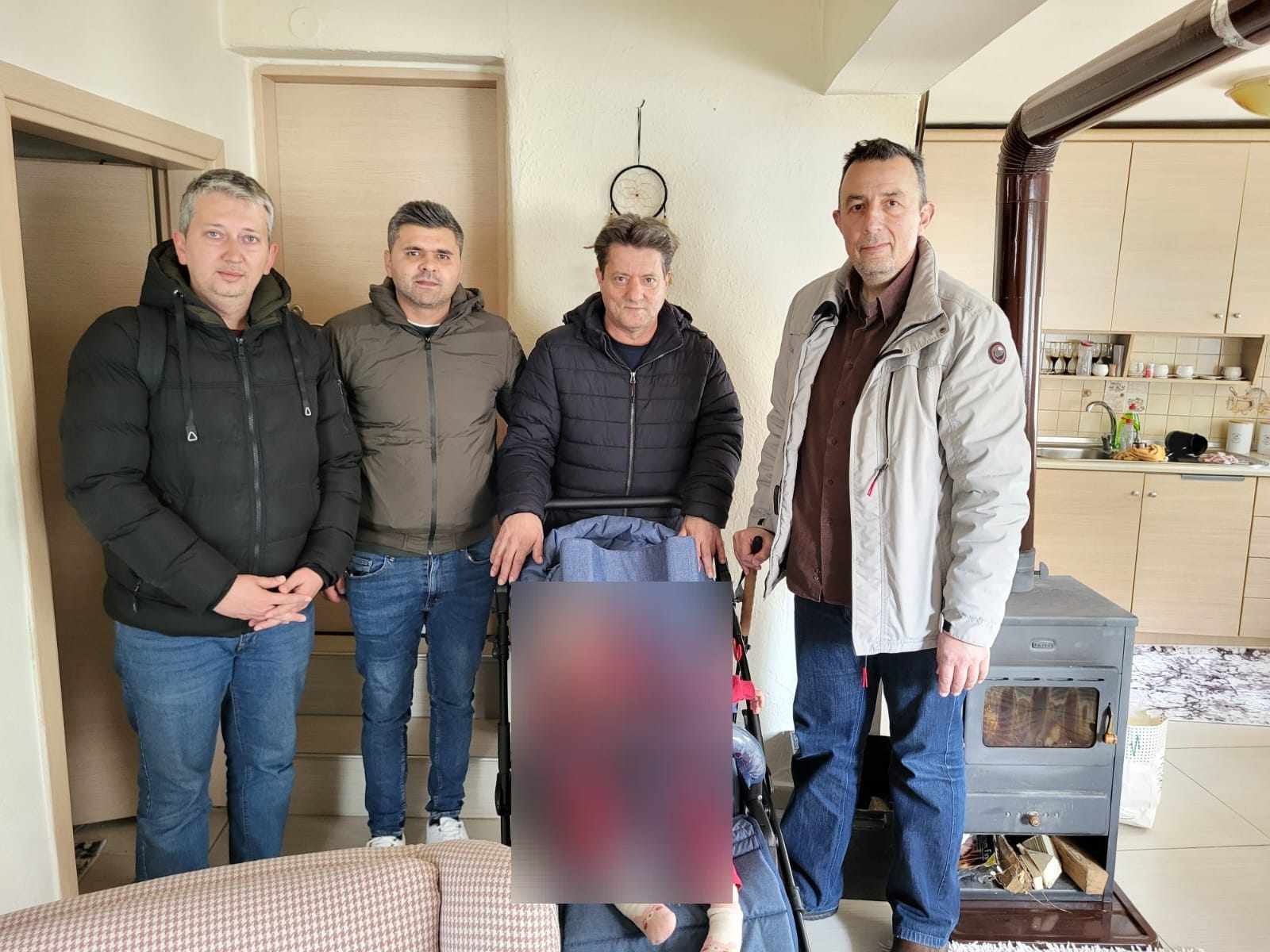 Κομοτηνή: Παράδοση ενός αναπηρικού καροτσιού σε μικρό παιδί από τη ΔΕΜΠ Κομοτηνής Κομοτηνή: Παράδοση ενός αναπηρικού καροτσιού σε μικρό παιδί από τη ΔΕΜΠ Κομοτηνής