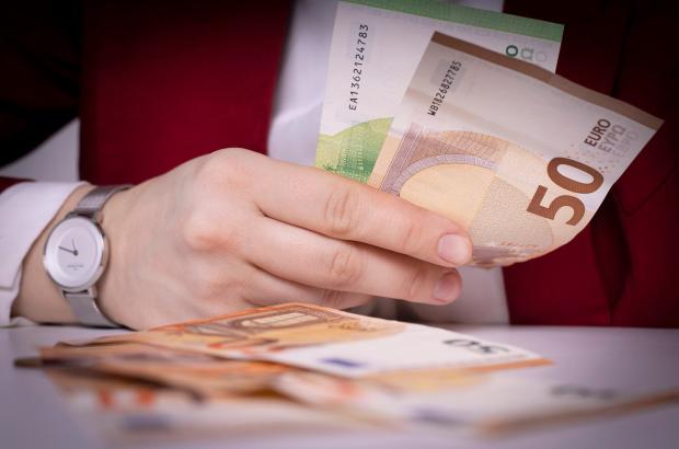 Με επιδόματα που προέρχονται από τον κρατικό προϋπολογισμό ζουν 700.000 Έλληνες! -Ποια είναι αυτά Με επιδόματα που προέρχονται από τον κρατικό προϋπολογισμό ζουν 700.000 Έλληνες! -Ποια είναι αυτά