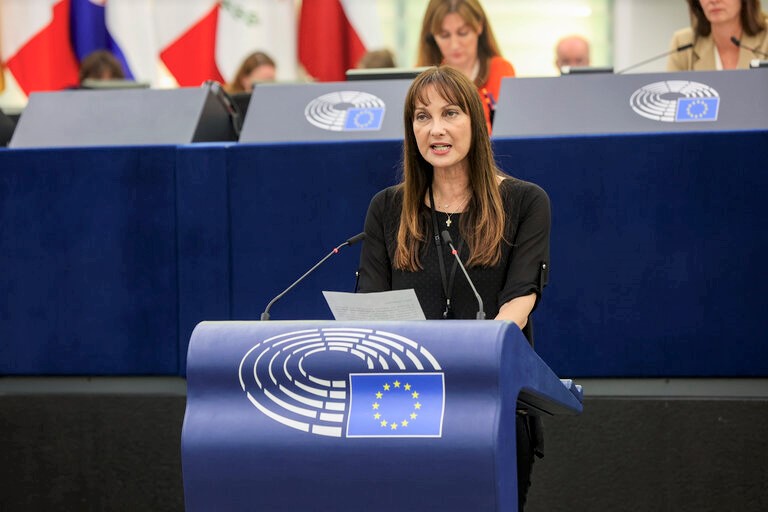 Κουντουρά: Μεγάλο πλήγμα για την οδική ασφάλεια σε Ελλάδα και Ευρώπη η νομοθέτηση της δυνατότητας να οδηγούν φορτηγά νέοι 17 ετών και λεωφορεία νέοι 18 ετών! Κουντουρά: Μεγάλο πλήγμα για την οδική ασφάλεια σε Ελλάδα και Ευρώπη η νομοθέτηση της δυνατότητας να οδηγούν φορτηγά νέοι 17 ετών και λεωφορεία νέοι 18 ετών!