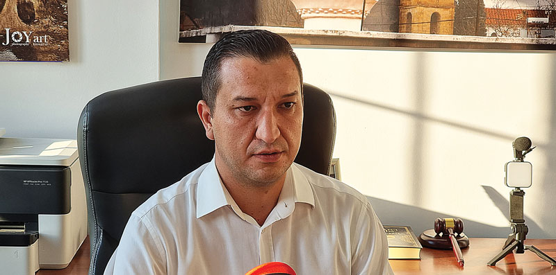 ΣΥΡΙΖΑ Ροδόπης: Διαφωνίες και αντιπαραθέσεις για την ένταξη στο κόμμα του πρώην δήμαρχου Ιάσμου Οντέρ Μουμίν, που είχε αποπέμψει ο Βορίδης (video) ΣΥΡΙΖΑ Ροδόπης: Διαφωνίες και αντιπαραθέσεις για την ένταξη στο κόμμα του πρώην δήμαρχου Ιάσμου Οντέρ Μουμίν, που είχε αποπέμψει ο Βορίδης (video)