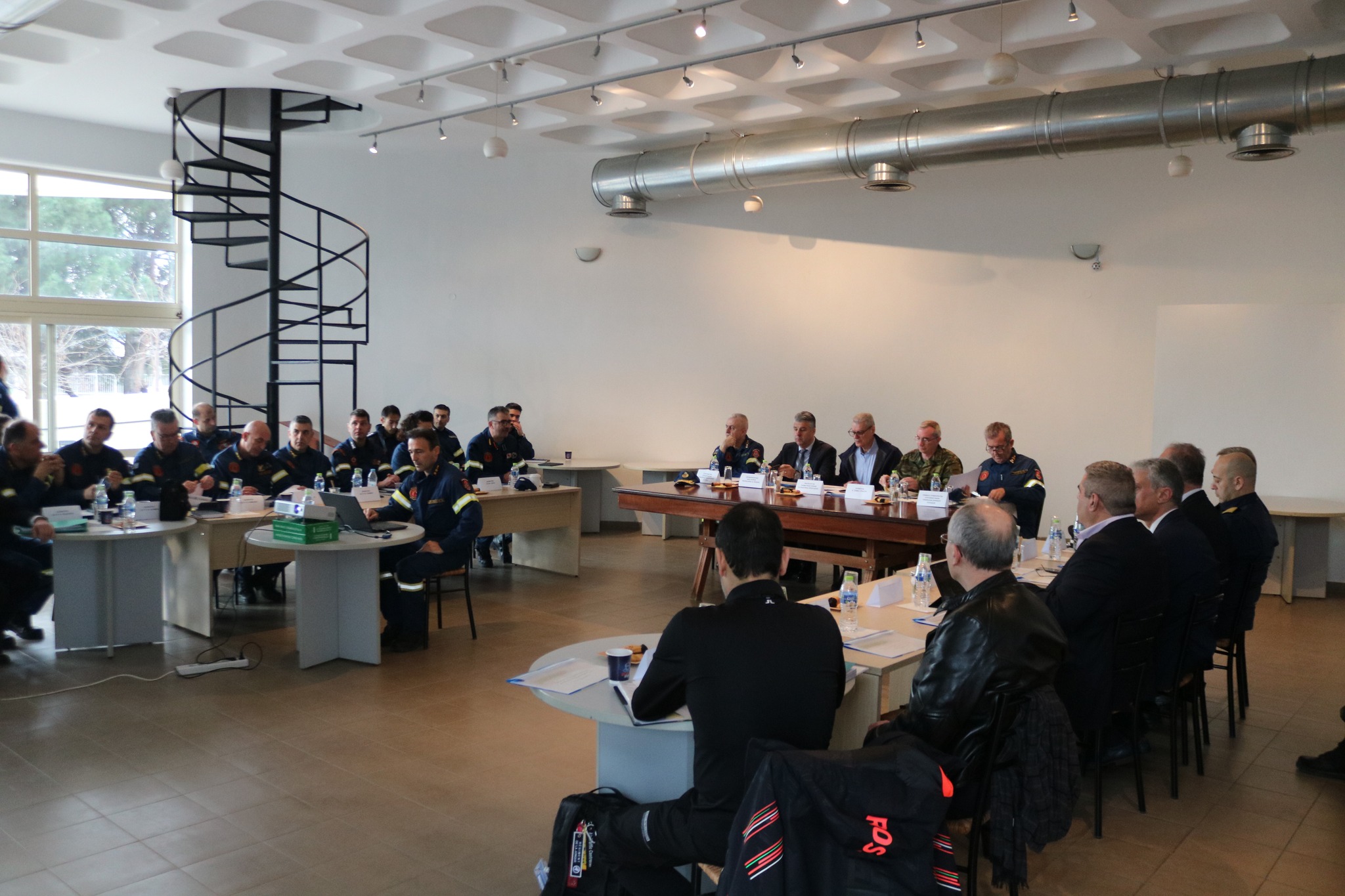 Σύσκεψη στην Περιφέρεια ΑΜ-Θ παρουσία του Υφυπουργού Κλιματικής Κρίσης και Πολιτικής Προστασίας Ευάγγελο Τουρνά Σύσκεψη στην Περιφέρεια ΑΜ-Θ παρουσία του Υφυπουργού Κλιματικής Κρίσης και Πολιτικής Προστασίας Ευάγγελο Τουρνά