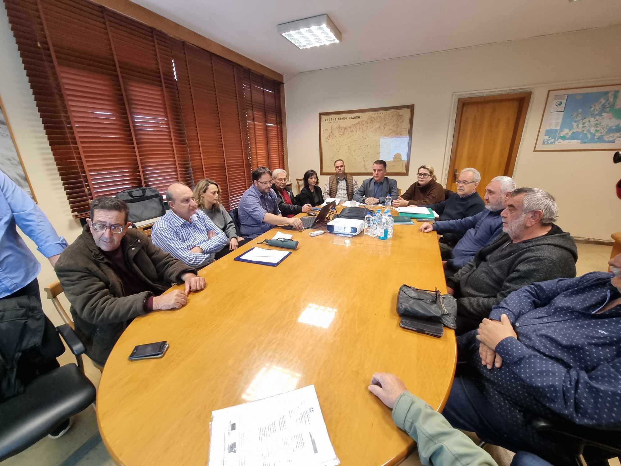 Σύσκεψη στην Αντιπεριφέρεια Ροδόπης για τη βελτίωση – εκσυγχρονισμό των πάγιων εγκαταστάσεων των λιμνοθαλασσών Σύσκεψη στην Αντιπεριφέρεια Ροδόπης για τη βελτίωση – εκσυγχρονισμό των πάγιων εγκαταστάσεων των λιμνοθαλασσών