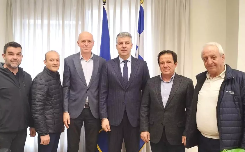 Ο Χριστόδουλος Τοψίδης συναντήθηκε με αντιπροσωπεία Καπνοπαραγωγών της Ροδόπης Ο Χριστόδουλος Τοψίδης συναντήθηκε με αντιπροσωπεία Καπνοπαραγωγών της Ροδόπης