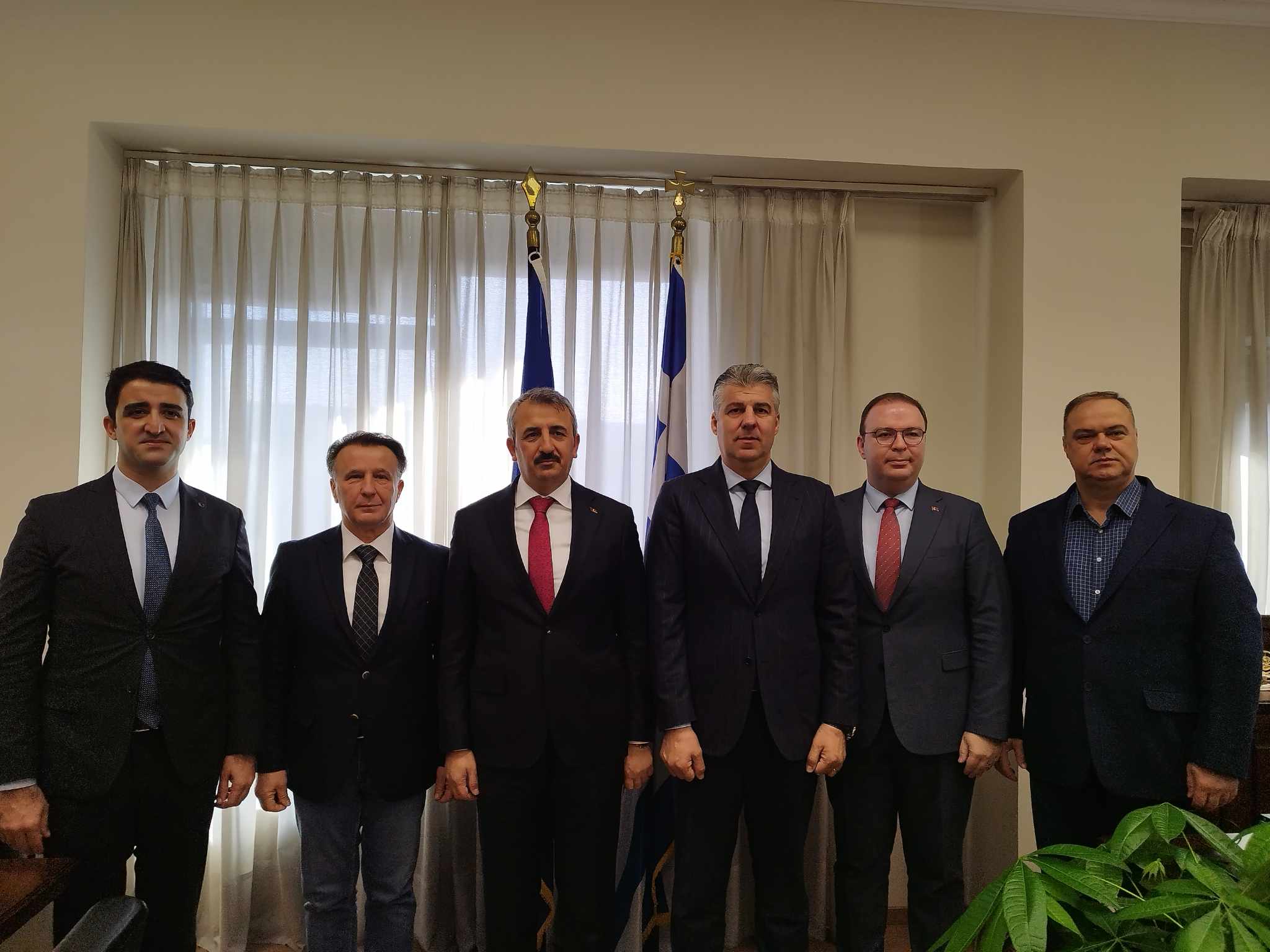 Ο Νομάρχης Ανδριανούπολης επισκέφτηκε τον Περιφερειάρχη ΑΜ-Θ Ο Νομάρχης Ανδριανούπολης επισκέφτηκε τον Περιφερειάρχη ΑΜ-Θ