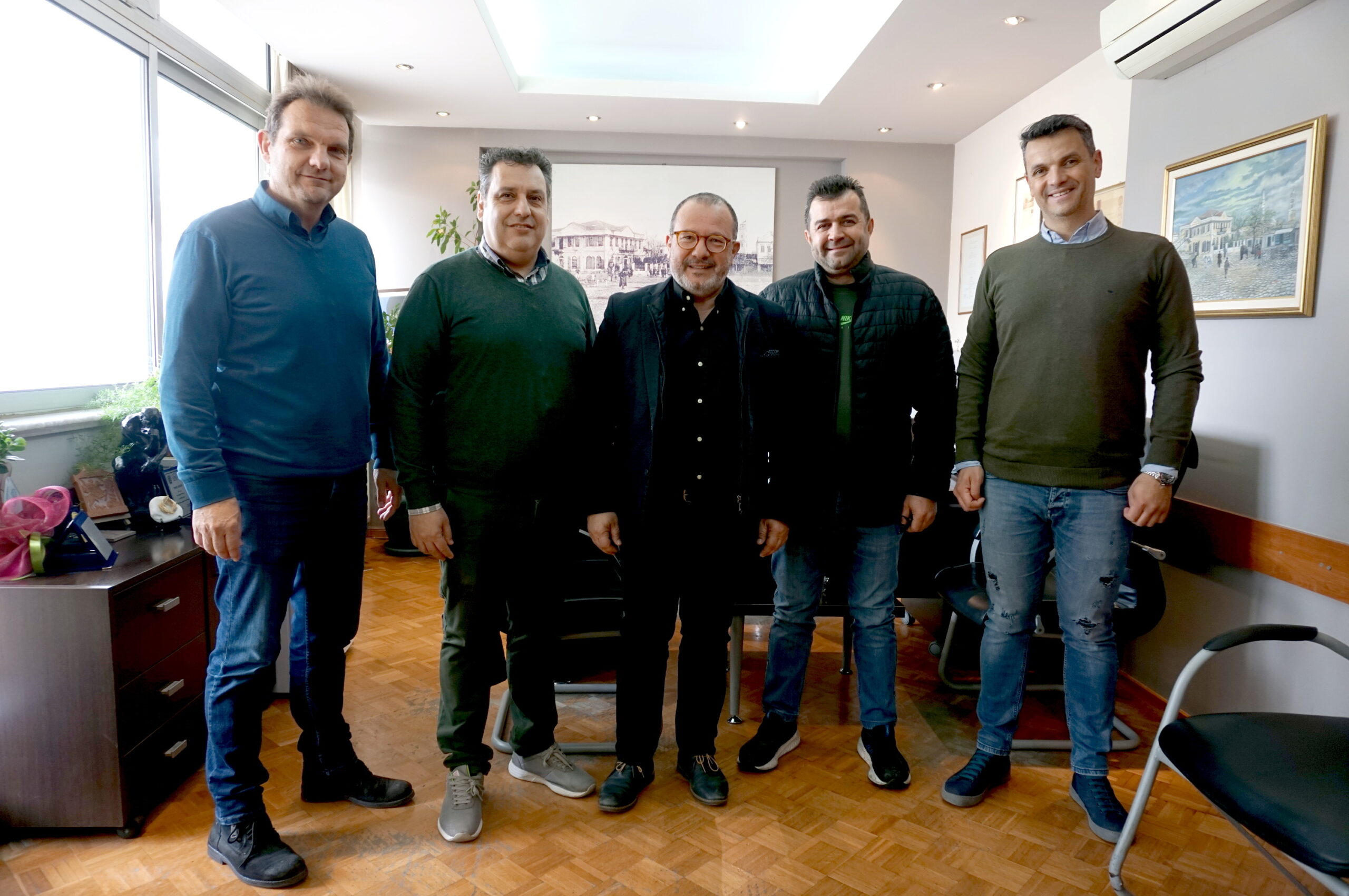Συνάντηση Δημάρχου Κομοτηνής με το Δ.Σ. της Ομοσπονδίας Επαγγελματικών, Βιοτεχνικών και Εμπορικών Σωματείων Ν. Ροδόπης Συνάντηση Δημάρχου Κομοτηνής με το Δ.Σ. της Ομοσπονδίας Επαγγελματικών, Βιοτεχνικών και Εμπορικών Σωματείων Ν. Ροδόπης