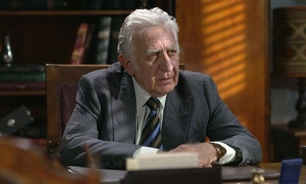 Ηλέκτρα: Ο Βρεττός θέτει έναν σκληρό όρο στον Νικόλα Ηλέκτρα: Ο Βρεττός θέτει έναν σκληρό όρο στον Νικόλα