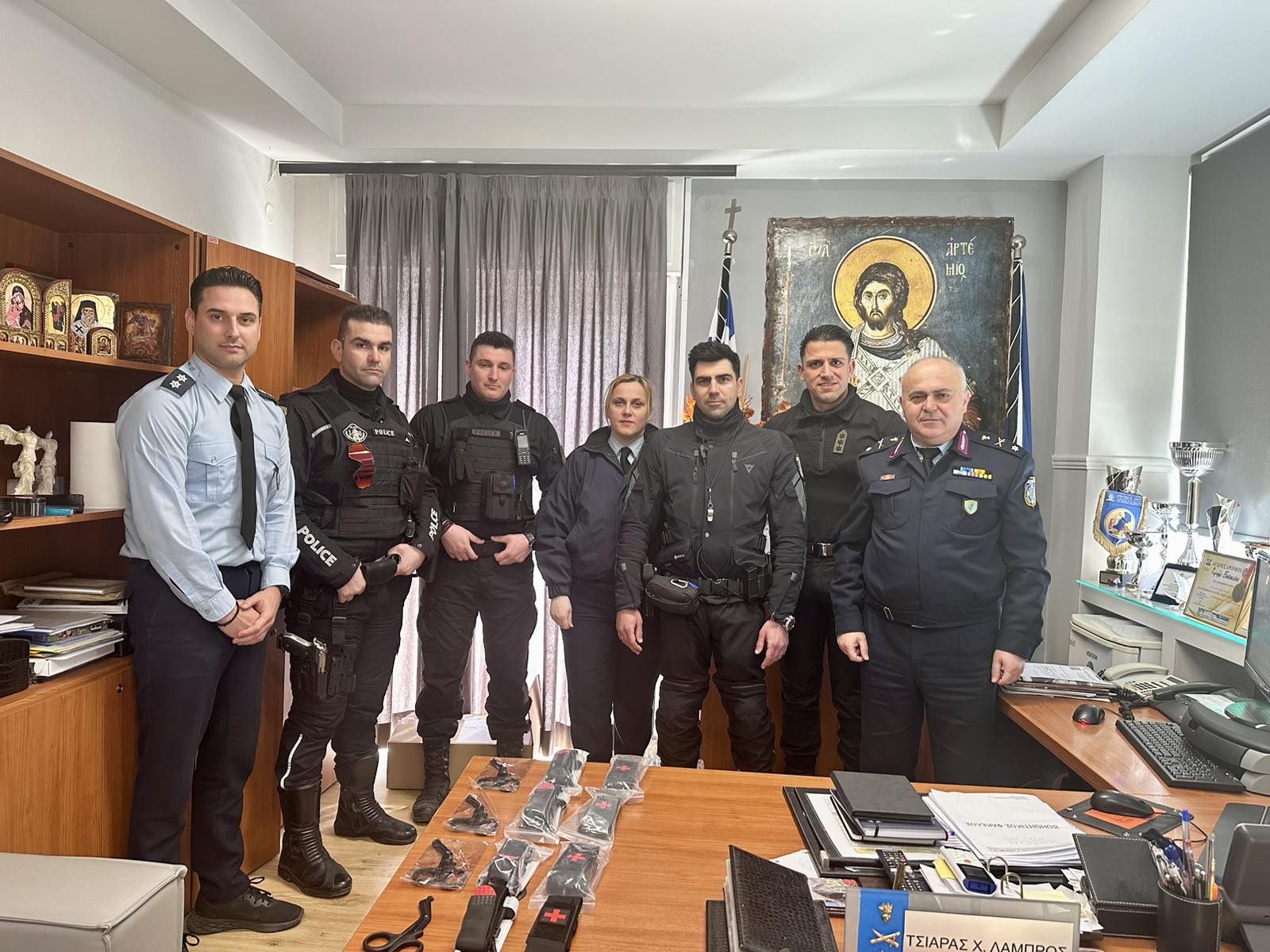 Η ΕΑΑΜΘ δώρισε επιχειρησιακό εξοπλισμό στο Α.Τ. Αλεξανδρούπολης Η ΕΑΑΜΘ δώρισε επιχειρησιακό εξοπλισμό στο Α.Τ. Αλεξανδρούπολης