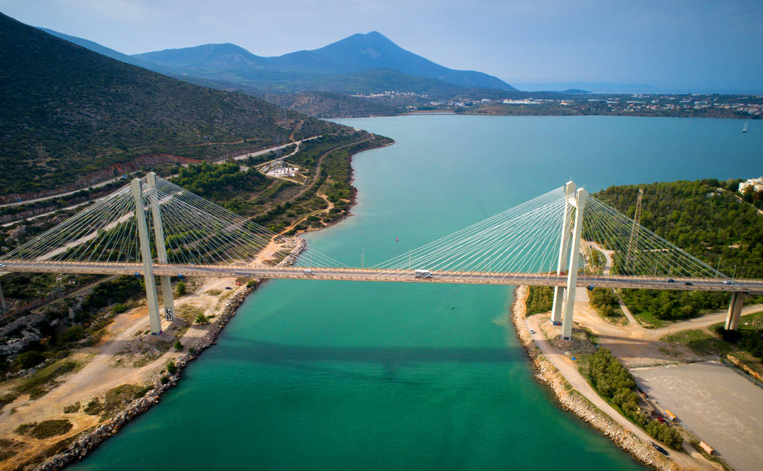 Εύβοια: 21χρονος έπεσε από τη γέφυρα της Χαλκίδας