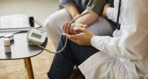 6 μικρές αλλαγές που ρίχνουν εύκολα την πίεση,  χωρίς φάρμακα