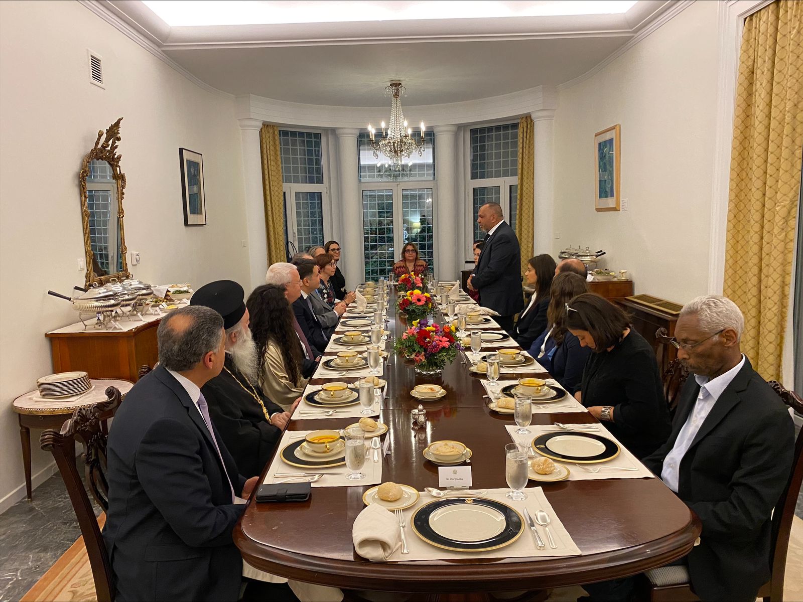 Με τον πρεσβευτή των ΗΠΑ συναντήθηκε ο Ιλχάν Αχμέτ σε δείπνο Ιφτάρ που παρατέθηκε στην πρεσβευτική κατοικία