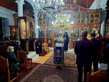 Η ΑΚΟΛΟΥΘΙΑ ΤΗΣ Β΄ ΣΤΑΣΕΩΣ ΤΩΝ ΧΑΙΡΕΤΙΣΜΩΝ ΠΡΟΣ ΤΗΝ ΥΠΕΡΑΓΙΑ ΘΕΟΤΟΚΟ ΣΤΗΝ ΙΕΡΑ ΜΗΤΡΟΠΟΛΗ Η ΑΚΟΛΟΥΘΙΑ ΤΗΣ Β΄ ΣΤΑΣΕΩΣ ΤΩΝ ΧΑΙΡΕΤΙΣΜΩΝ ΠΡΟΣ ΤΗΝ ΥΠΕΡΑΓΙΑ ΘΕΟΤΟΚΟ ΣΤΗΝ ΙΕΡΑ ΜΗΤΡΟΠΟΛΗ