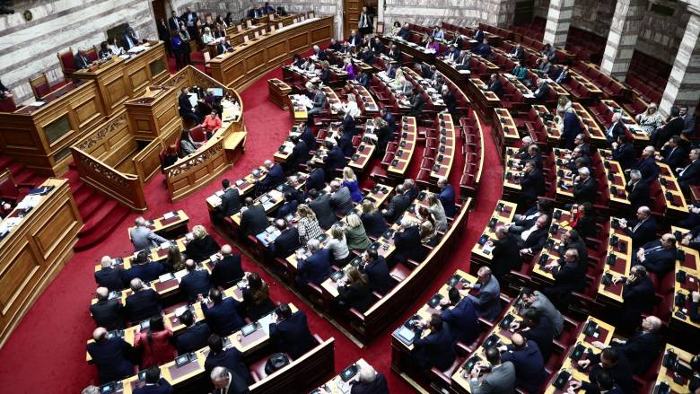 Υπερψηφίστηκε ο νέος νόμος για τα Μη Κρατικά ΑΕΙ: Πώς ενισχύεται το Δημόσιο πανεπιστήμιο και τι ισχύει με τα Μη Κρατικά Υπερψηφίστηκε ο νέος νόμος για τα Μη Κρατικά ΑΕΙ: Πώς ενισχύεται το Δημόσιο πανεπιστήμιο και τι ισχύει με τα Μη Κρατικά