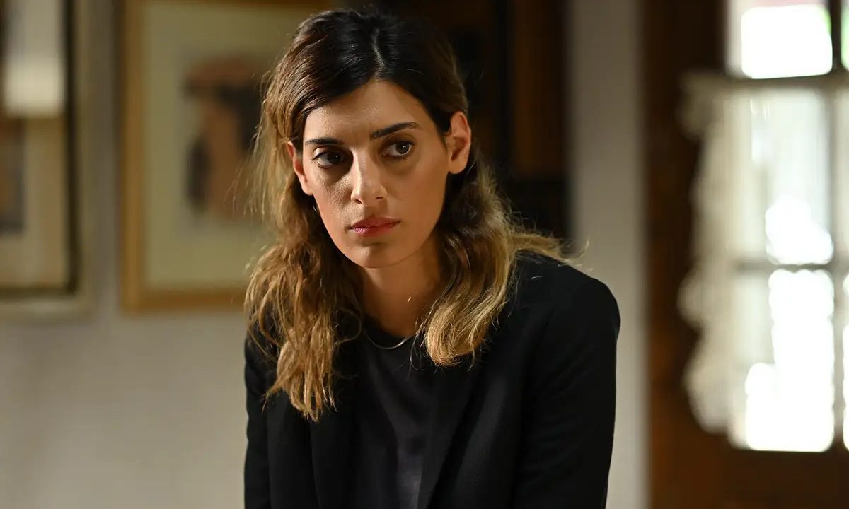 Σασμός: Μια γυναίκα κομματιάζει την ψυχολογία της Αργυρώς