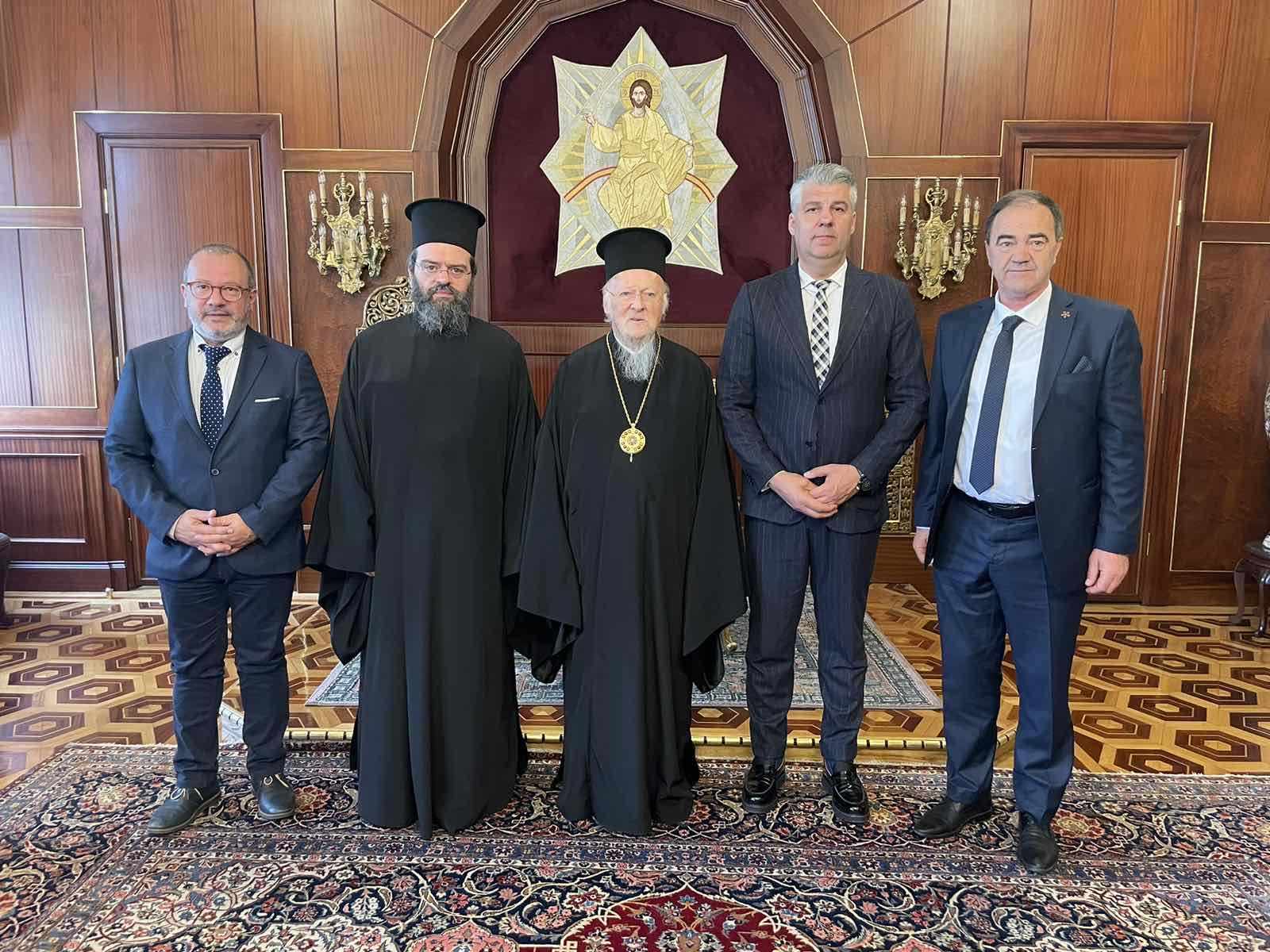 Συνάντηση Περιφερειάρχη ΑΜΘ με τον Οικουμενικό Πατριάρχη κ.κ. Βαρθολομαίο Συνάντηση Περιφερειάρχη ΑΜΘ με τον Οικουμενικό Πατριάρχη κ.κ. Βαρθολομαίο